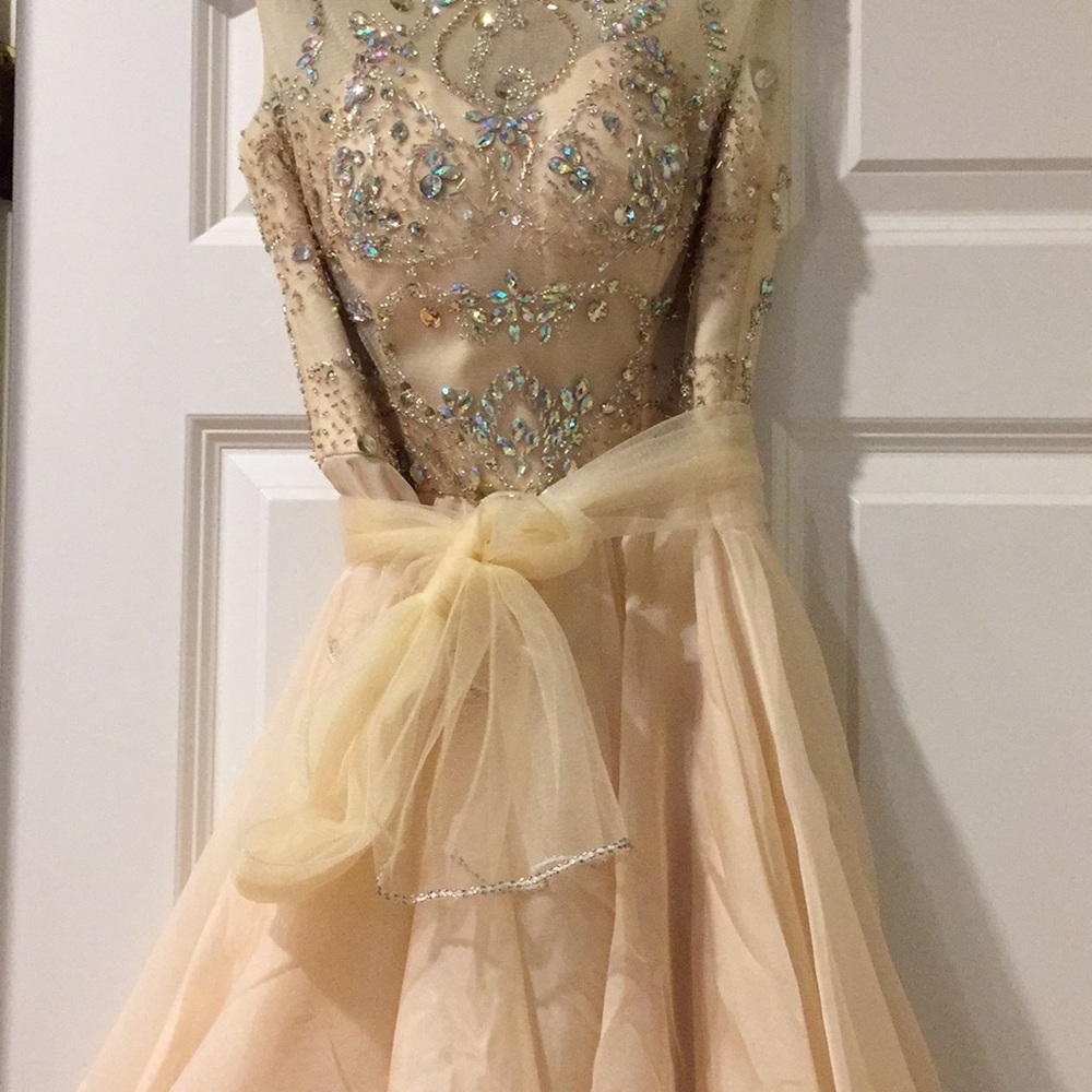 WORN ONCE!! Beautiful dress! - Picture 4 of 7